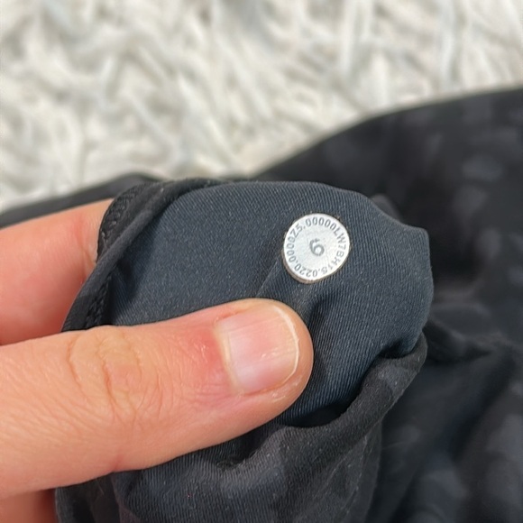 Lululemon Invigorate High-Rise Short 10" Formation Camo Deep Coal Multi - Picture 6 of 7